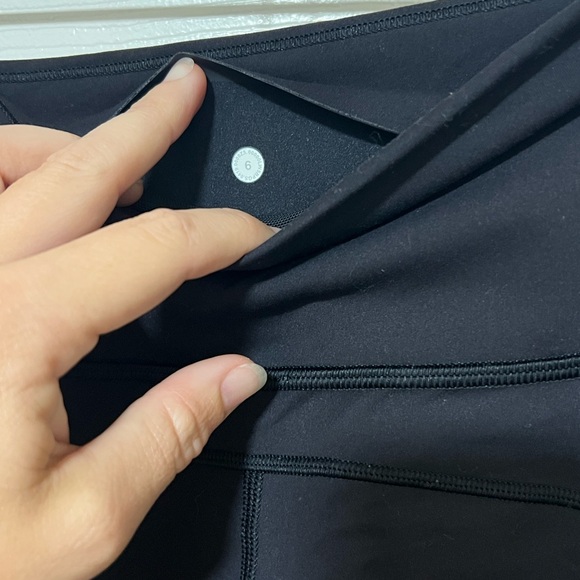 Lululemon - Picture 3 of 3